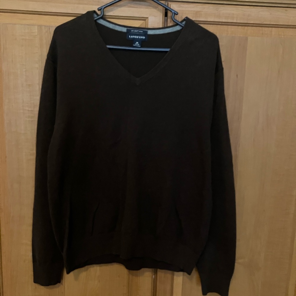 LANDS’ END Mens Long Sleeve Marino Wool V Neck Sweater. Med 38-40